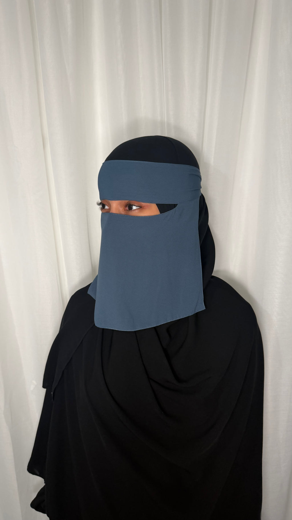 Berry niqab