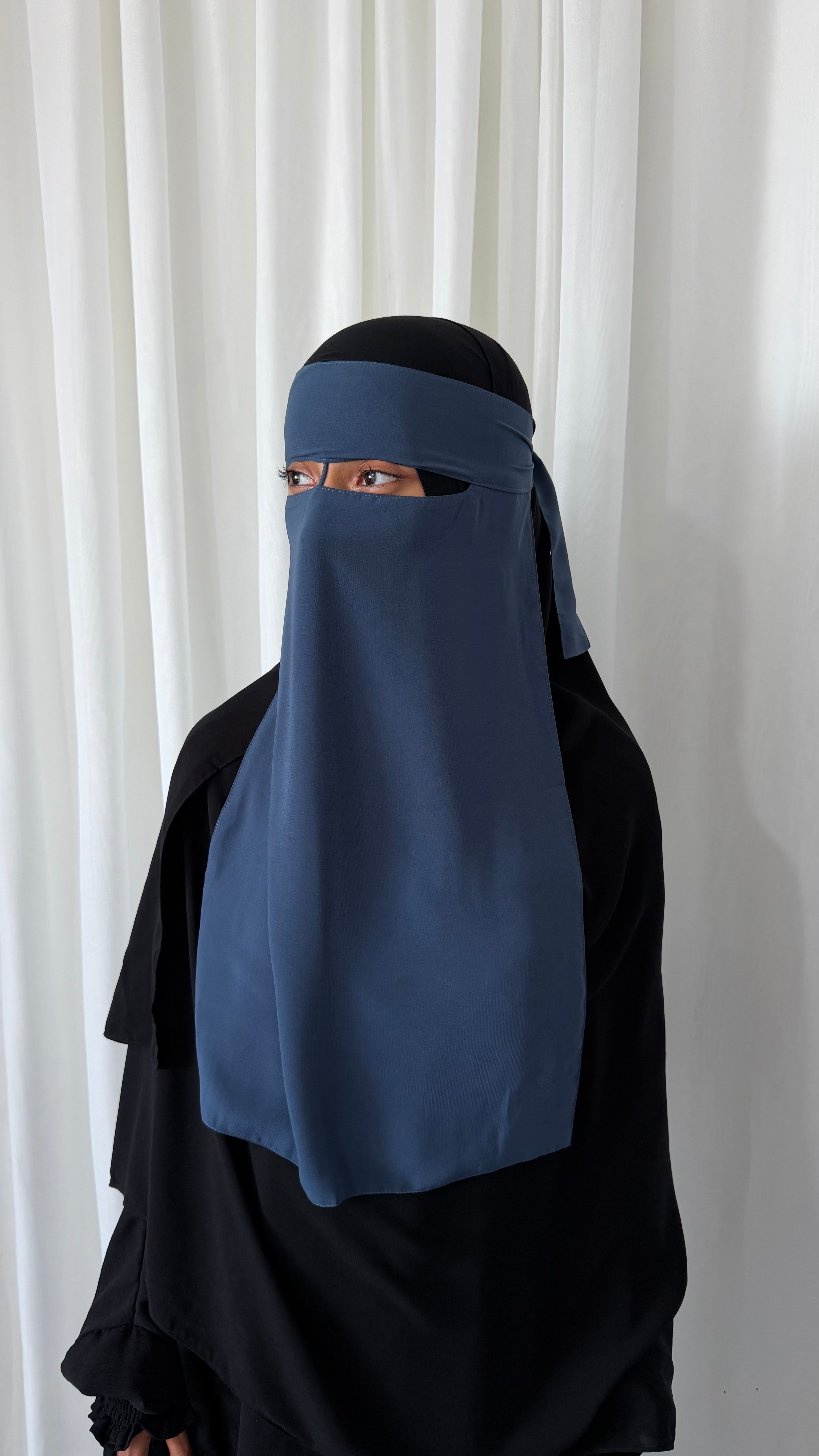 Berry niqab