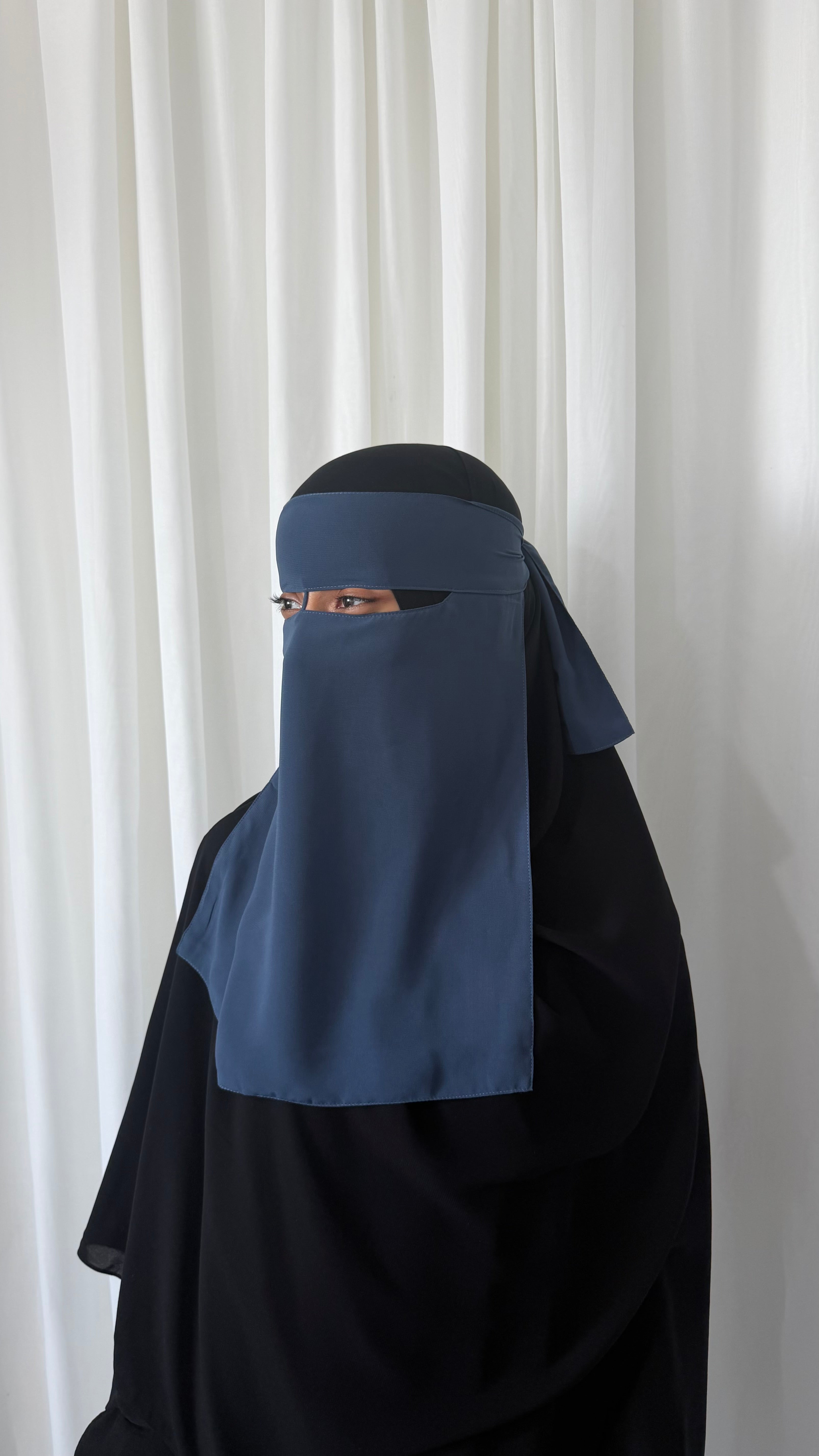Berry niqab