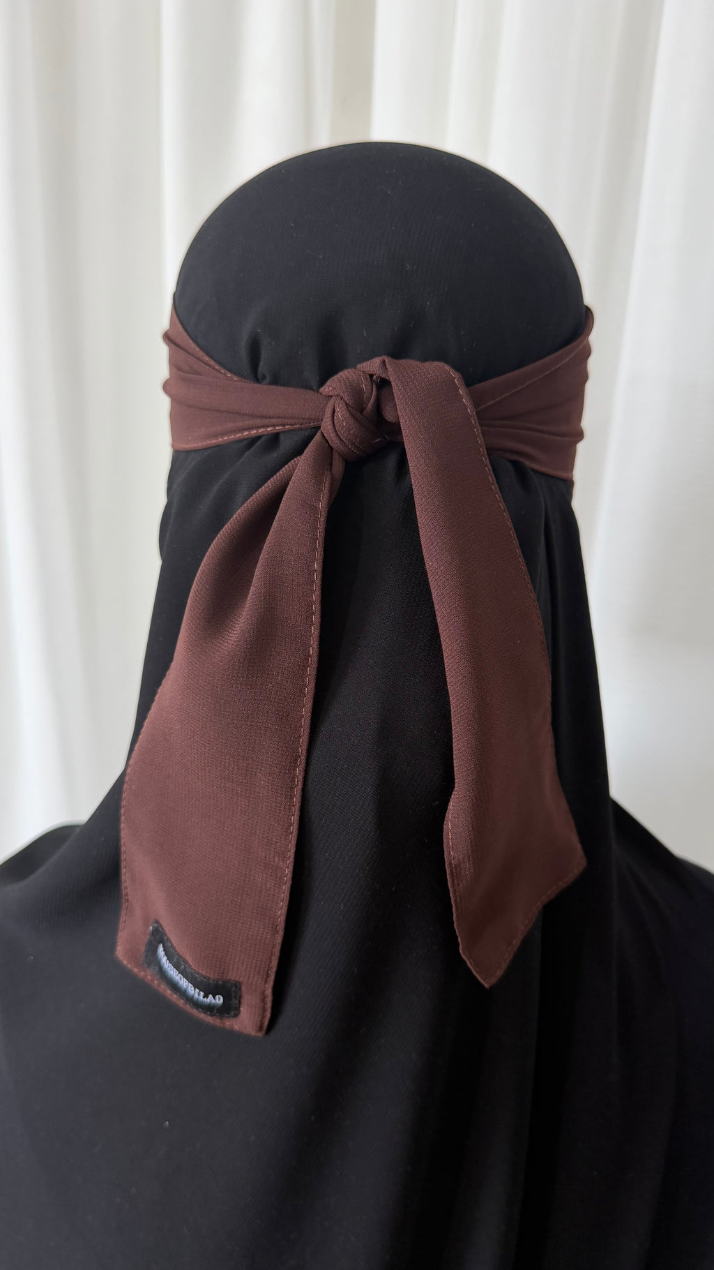 Walnut niqab