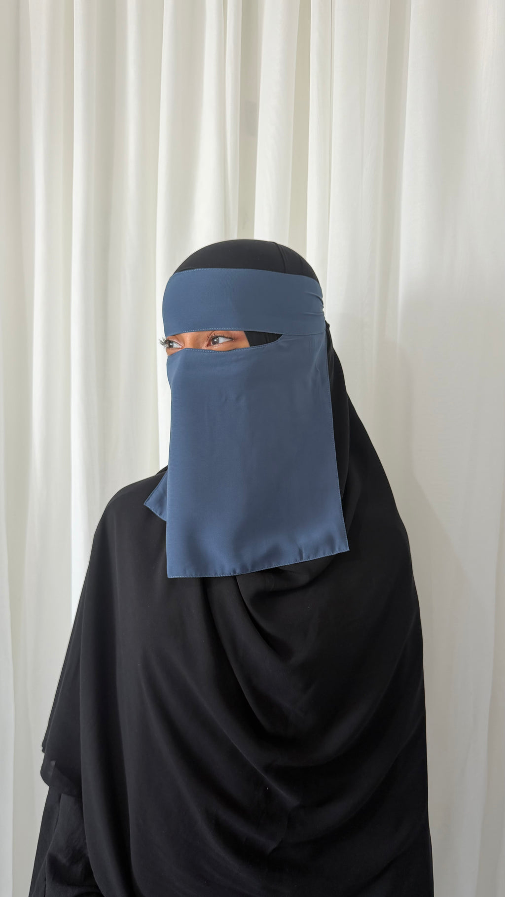 Berry niqab