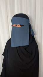 Berry niqab