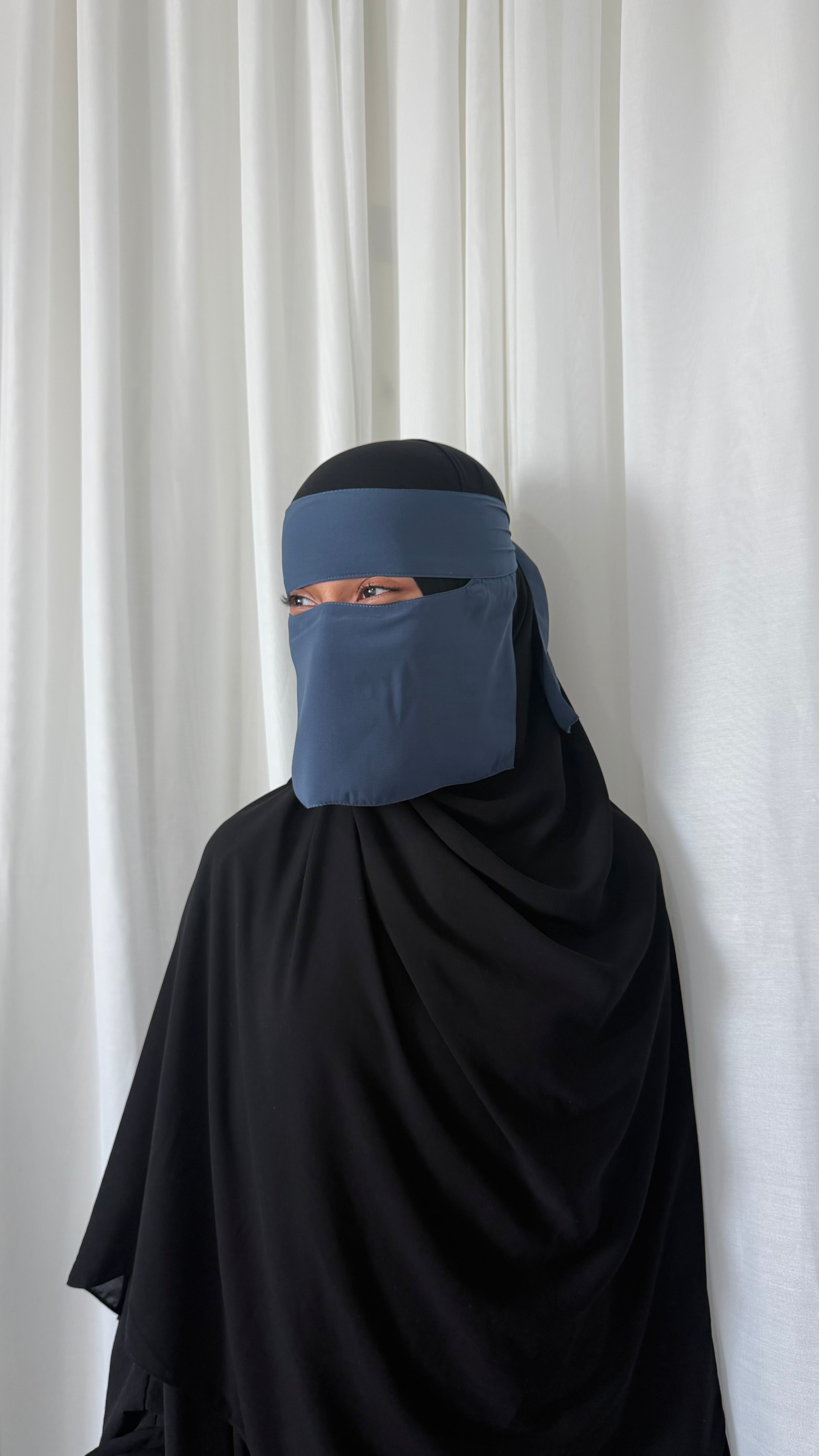Berry niqab