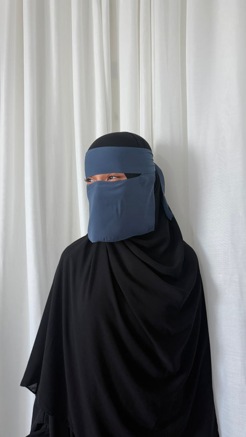 Berry niqab