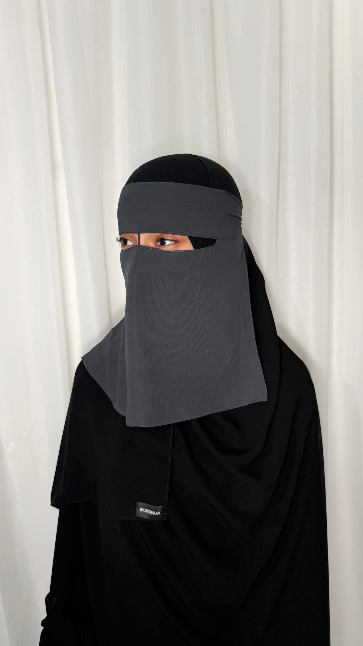 Graphite niqab