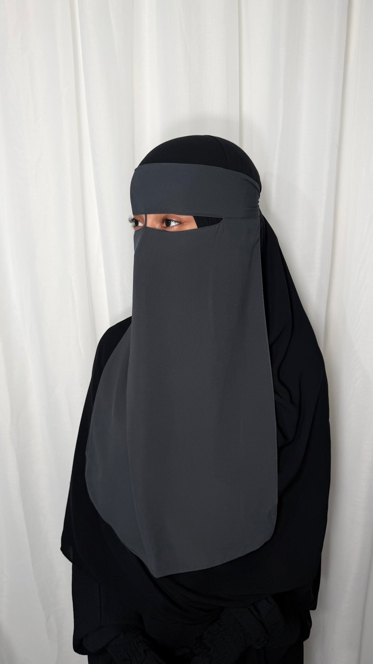 Graphite niqab