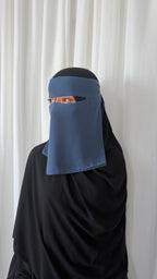 Berry niqab
