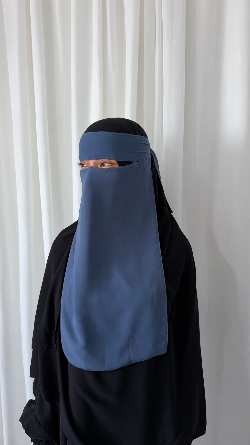 Berry niqab